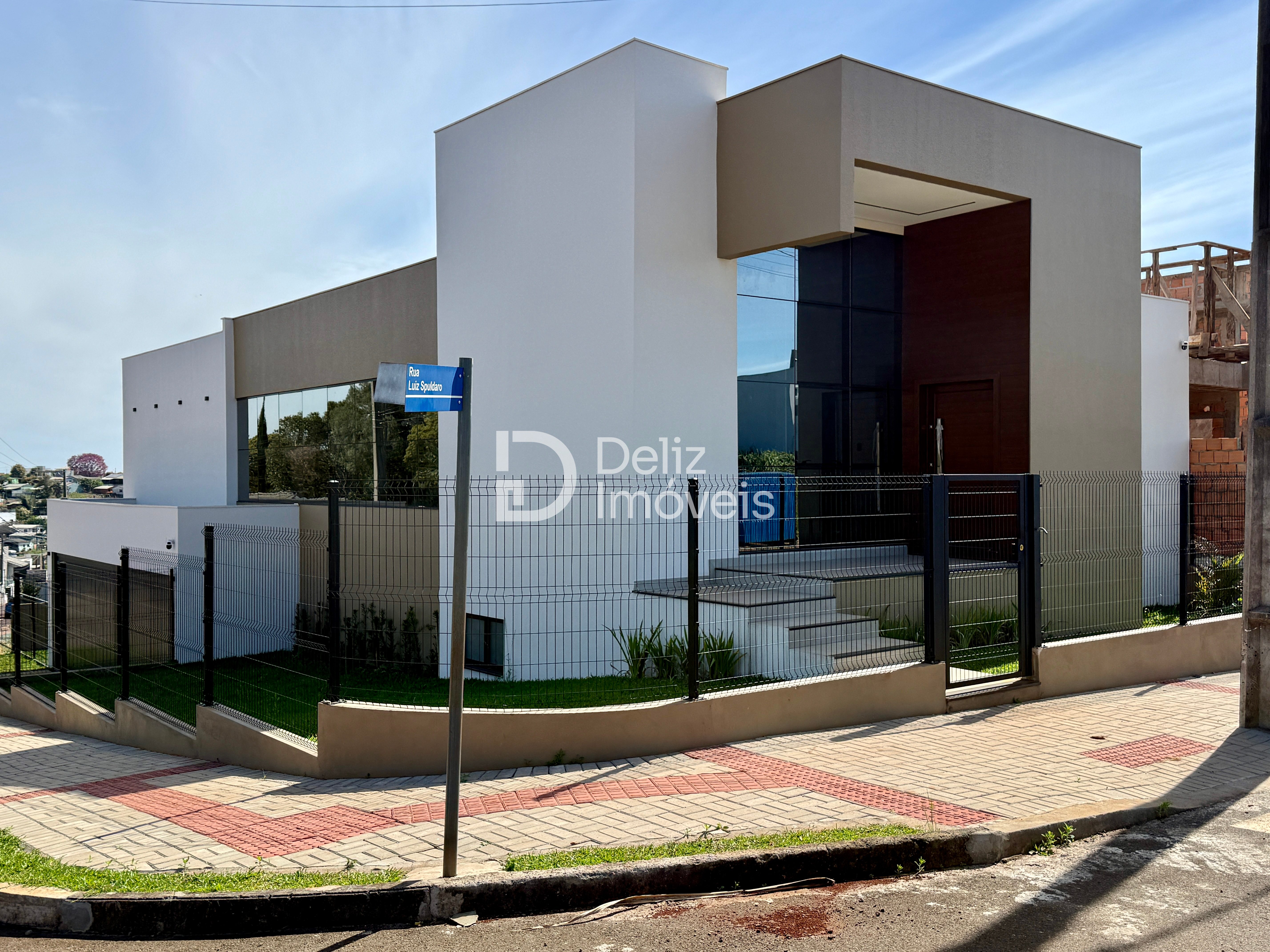 Casa de alto padrão no Parque das Torres